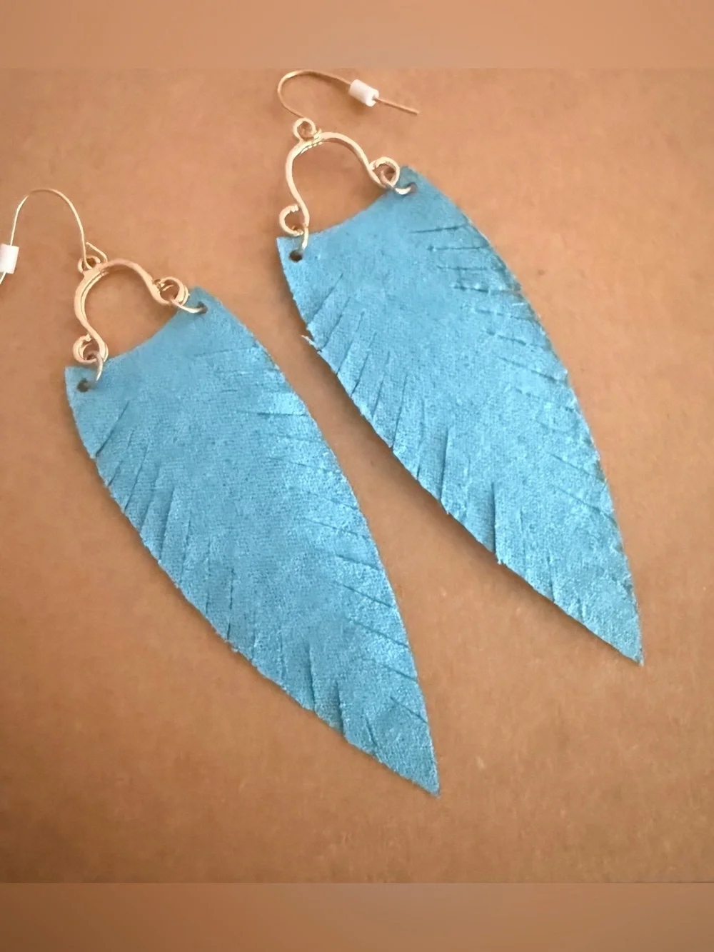 Chic Soul Handmade Turquoise Fringe Leaf Earrings with Gold Tone Hooks